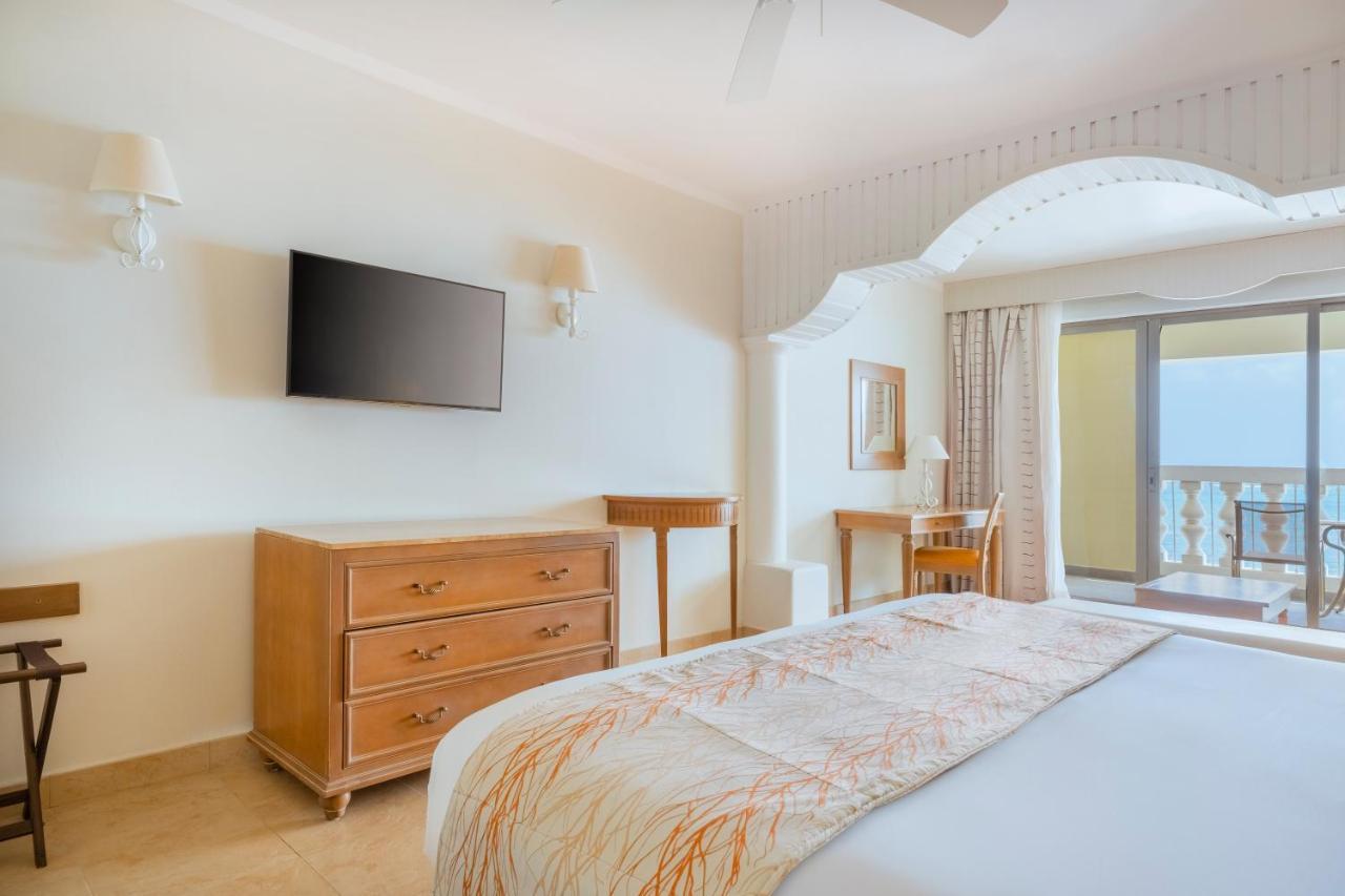 מונטגו ביי Iberostar Waves Rose Hall Beach מראה חיצוני תמונה